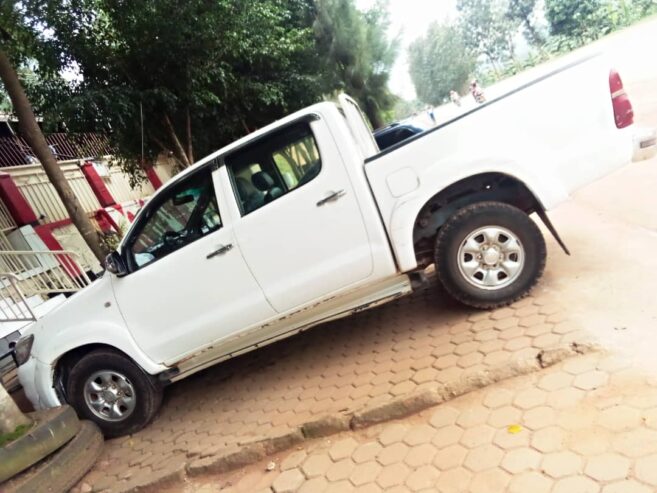 TOYOTA HILUX 2007 MANUAL FOR SALE AT RWF10,000,000