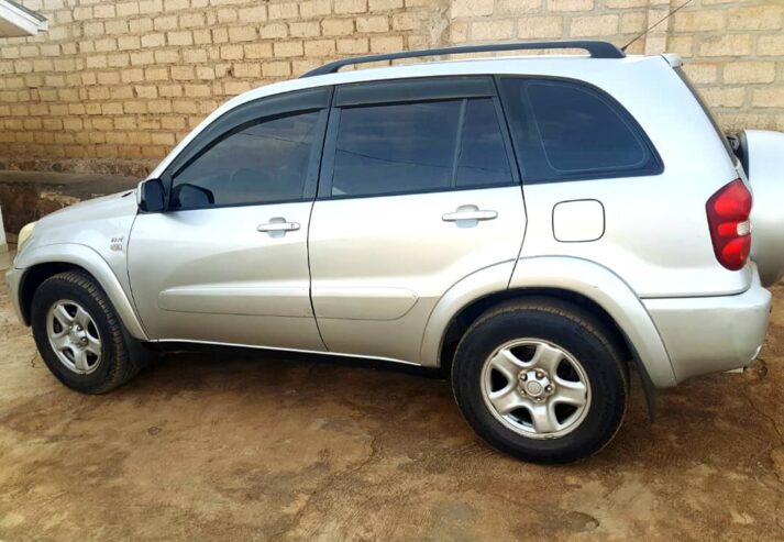 TOYOTA RAV4 2004  AUTOMATIC FROM EUROPE FOR SALE AT RWF10,500,000